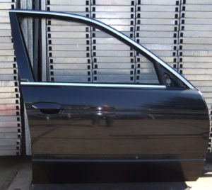BMW E39 5er Tür vorne rechts - black sapphire metallic